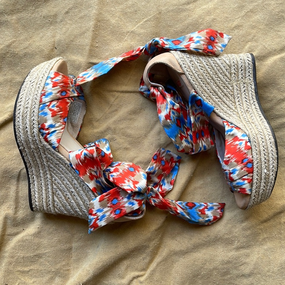 NWOT Ugg Wedges